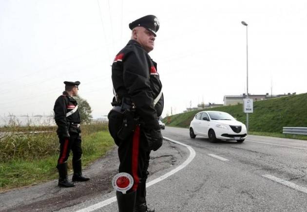 RIFIUTA L'ALCOOL TEST : DENUNCIATO RITIRATA PATENTE E AUTO SEQUESTRATA