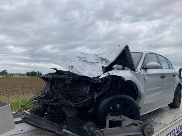 AUTO CONTRO CAMION