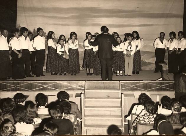 Casteldidone C’ERA UNA VOLTA IL CORO FOLK...35 ANNI DOPO!