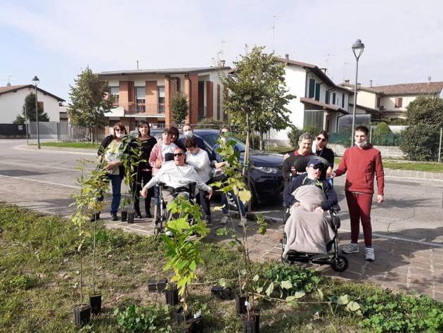 Diego Vairani  A Soresina 200 piante in più Insieme si fanno sempre grandi cose...