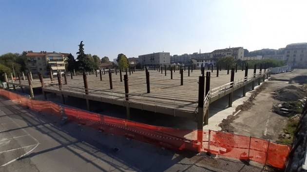 CR Gianluca Galimberti :  Potenziare i parcheggi a corona della città  