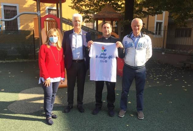 Cremona Le magliette del tennis in carrozzina donate in beneficienza