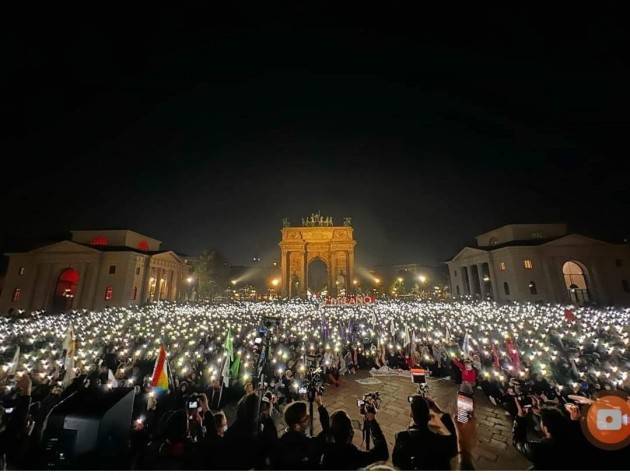 Grande manifestazione a Milano  per mancata approvazione ddl Zan