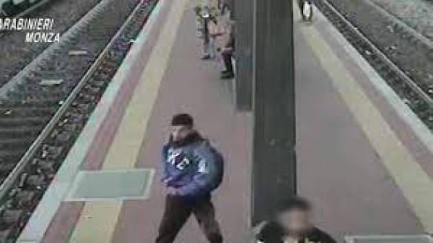 Rapinatori violenti in stazione della Brianza