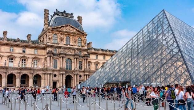 Accadde Oggi 8 novembre 1793 A Parigi, il governo apre il museo del Louvre 