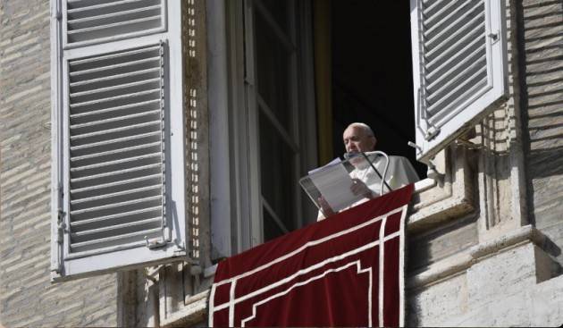 Papa Francesco: non cadiamo nella vanità e superficialità