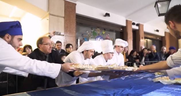 Cremona Gianluca Galimberti taglia il nastro Festa Torrone Cremona 2021 (Video)