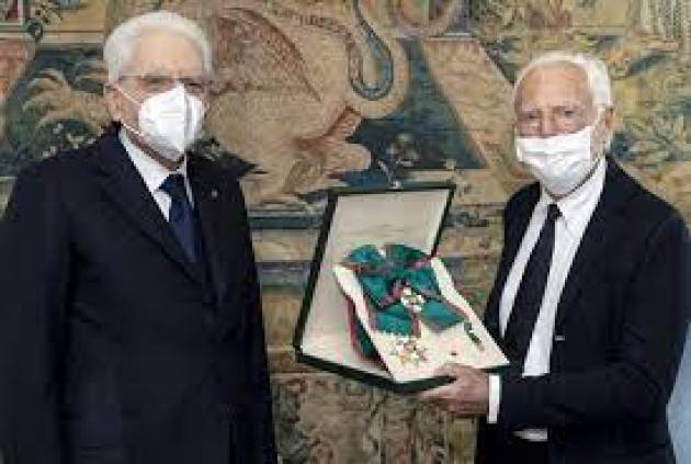 Mattarella conferisce l'onorificenza di Cavaliere ad Armani