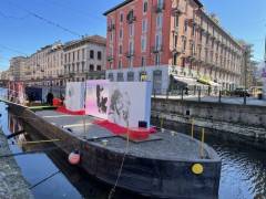 Mostra su barcone sui Navigli invita alla prevenzione da Aids