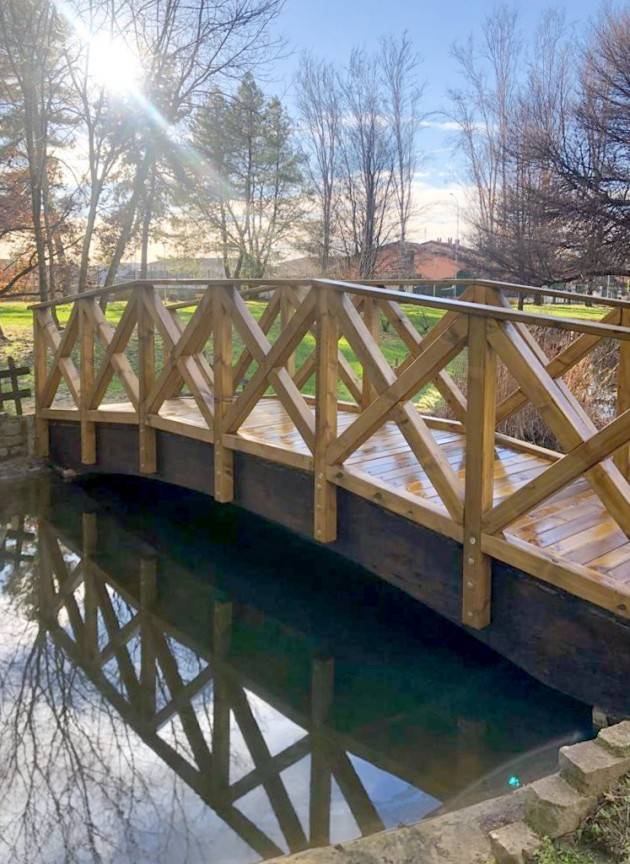 CREMA RIPRISTINATO IL PONTICELLO DI LEGNO DEL PARCO BONALDI
