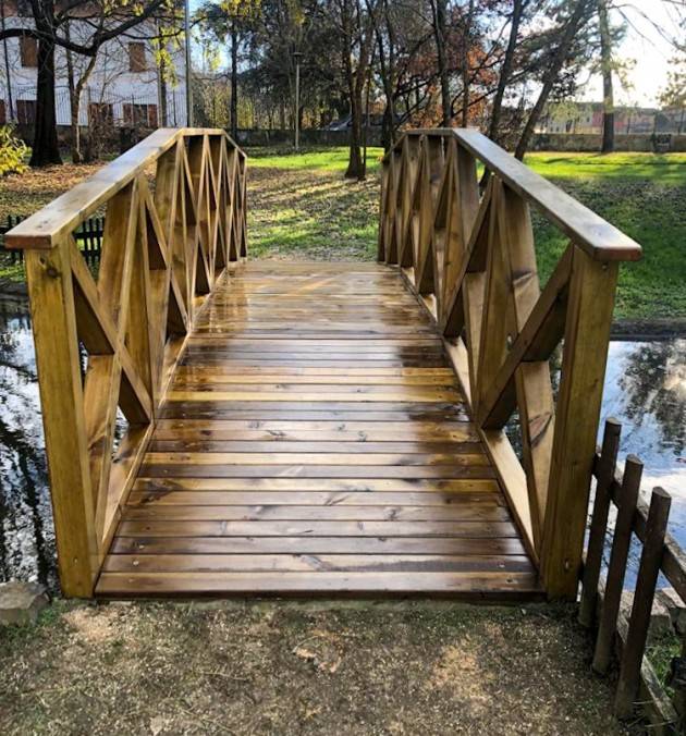 CREMA RIPRISTINATO IL PONTICELLO DI LEGNO DEL PARCO BONALDI