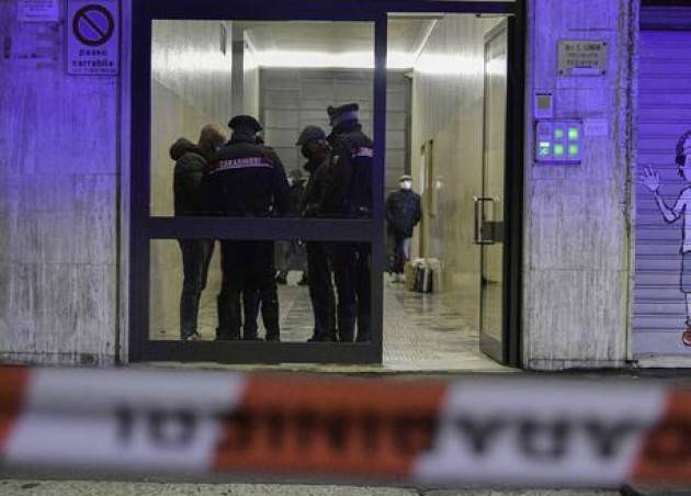 Ucciso con una motosega in casa a Milano, preso il presunto omicida