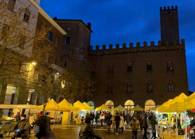 Aspettando Natale  Campagna Amica domenica 12 dicembre p.zza Stradivari Cremona