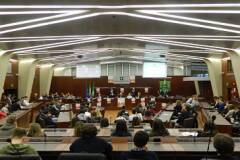 Lombardia Consiglio approva manovra finanziaria regionale