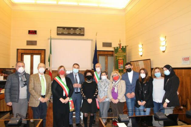 Cremona Consegnate borse di studio Intitolate alla Memoria di 'M.Checchi ed E.Checchi'