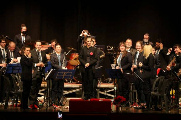 MUSICA COI FIOCCHI: gli auguri di Natale del Corpo Bandistico G. Verdi di Ombriano - Crema