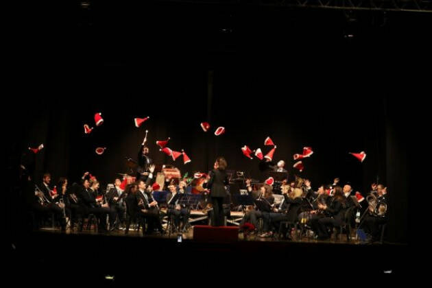 MUSICA COI FIOCCHI: gli auguri di Natale del Corpo Bandistico G. Verdi di Ombriano - Crema