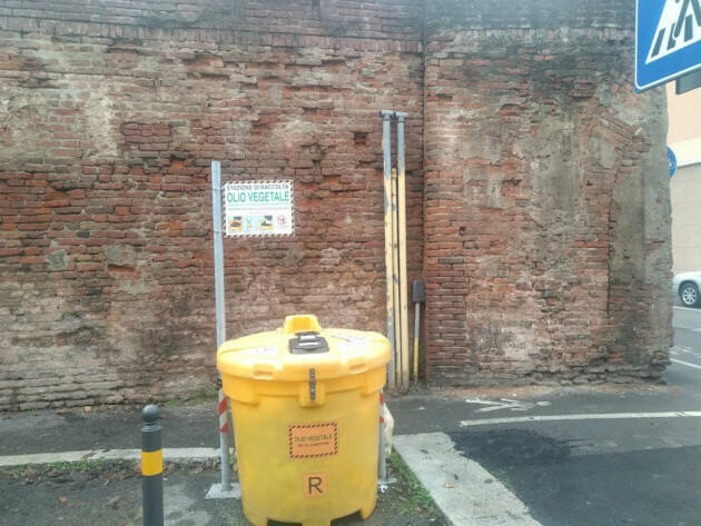 Cremona Rimossi pannelli di pubbliche affissioni in via Cadore e in via G. Pedone