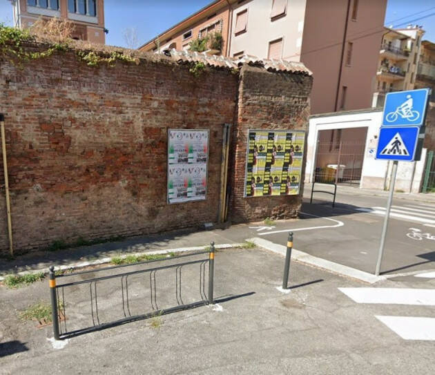 Cremona Rimossi pannelli di pubbliche affissioni in via Cadore e in via G. Pedone