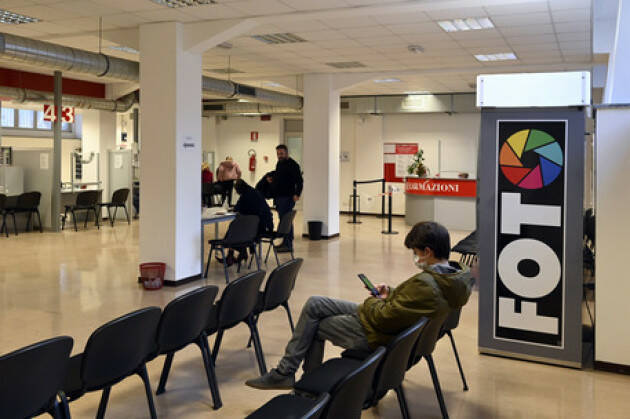 Installate 15 cabine foto Cie nelle sedi anagrafe a Milano