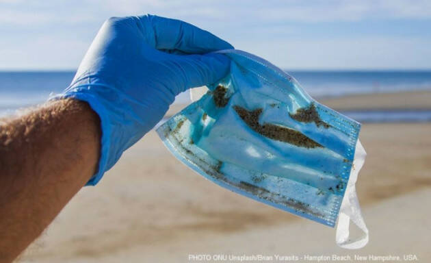 Una nuova vita per la plastica monouso di mascherine e camici