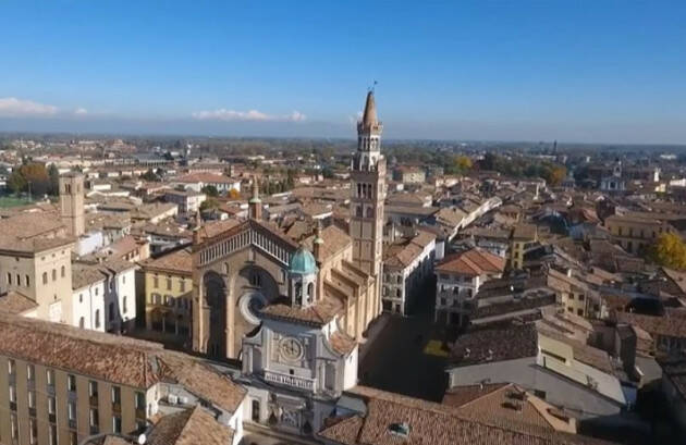 Crema inflazione al 4,8%