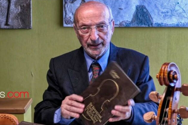 La Casa Stradivari era sita nel cortile  del n. 57 C.Garibaldi | Gualtiero Nicolini
