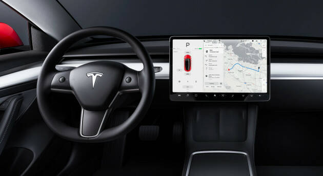 Zeus Tesla e il mistero delle auto che inchiodano da sole