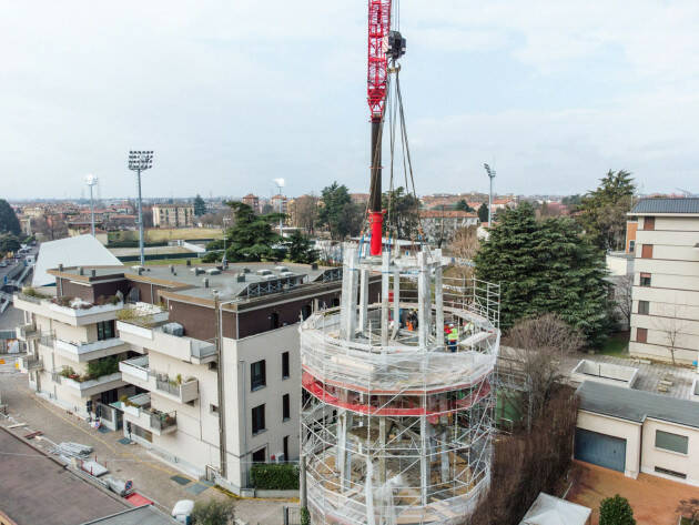  In corso i lavori per abbattere la storica Torre dell’acquedotto di Gorgonzola