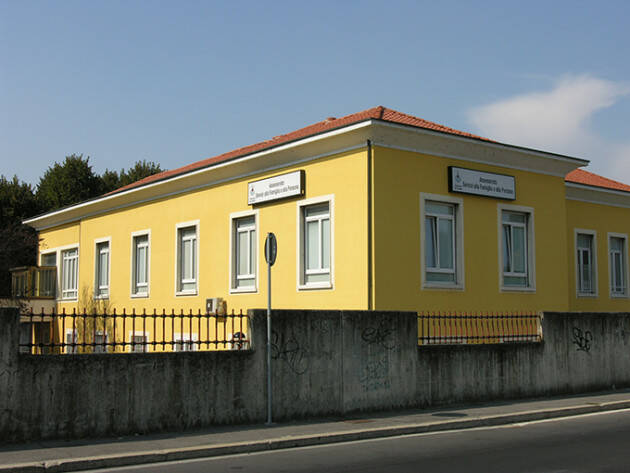 CREMA - FINITI AIUTI DEL COMUNE MOGLIE E MARITO AGGREDISCONO SERVIZI SOCIALI