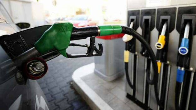 CREMA: AUMENTI DEL CARBURANTE, STAGATA AI CONSUMATORI DA 400 EURO ALL’ANNO