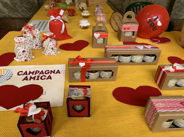 San Valentino con Campagna Amica domenica 13 febbraio in piazza Stradivari