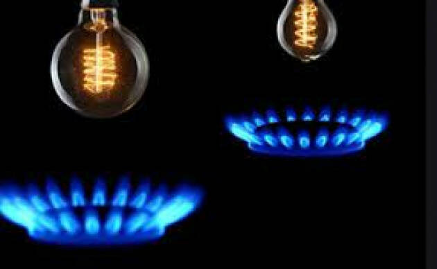 Trend energia Febbraio 2022: gli aumenti non fermano il mercato libero e crolla il Telemarketing