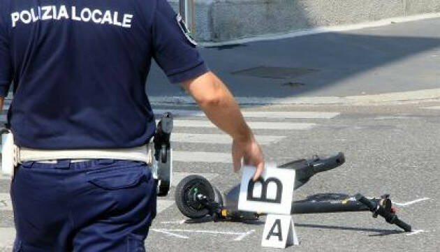 Scontro moto-monopattino, deceduto anche il ferito