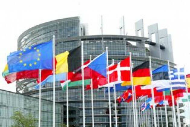 L’Europarlamento chiede una strategia più efficace per sconfiggere il cancro