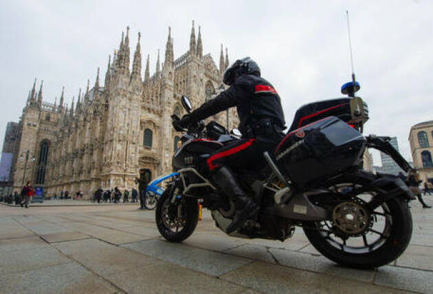 Rapinano youtuber a Milano, tre arrestati