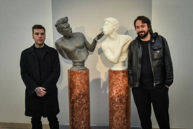 Alla Triennale di Milano i busti di Fedez di Vezzoli