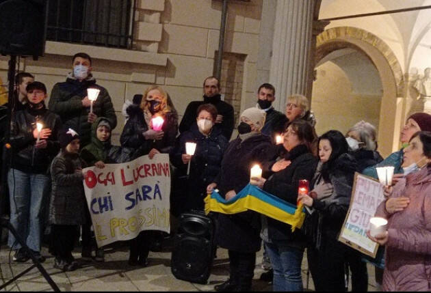 A Crema una imponente Marcia per la Pace in Ucraina con il vescovo e la sindaca
