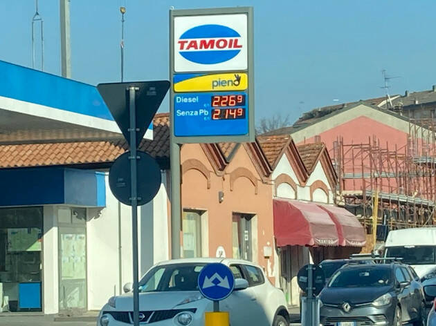 BENZINA ALLE STELLE