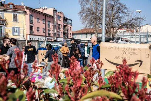 Partita carovana Refugees Welcome da Milano