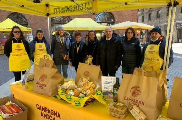 Coldiretti Campagna Amica, grande partecipazione  per spesa sospesa Ucraina