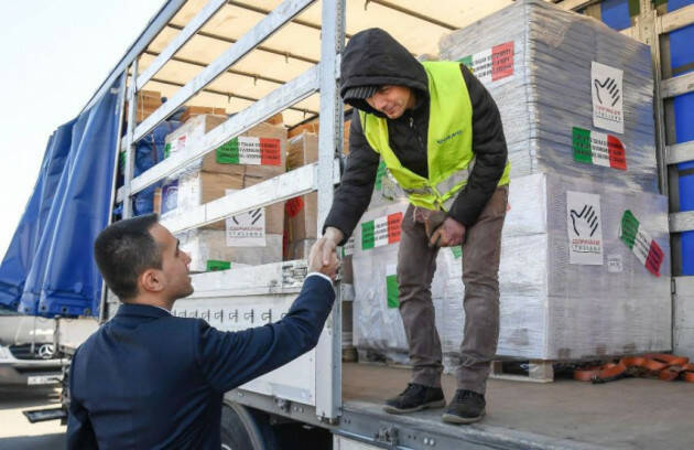 Di Maio in Moldova consegna gli aiuti per i rifugiati provenienti dall’Ucraina