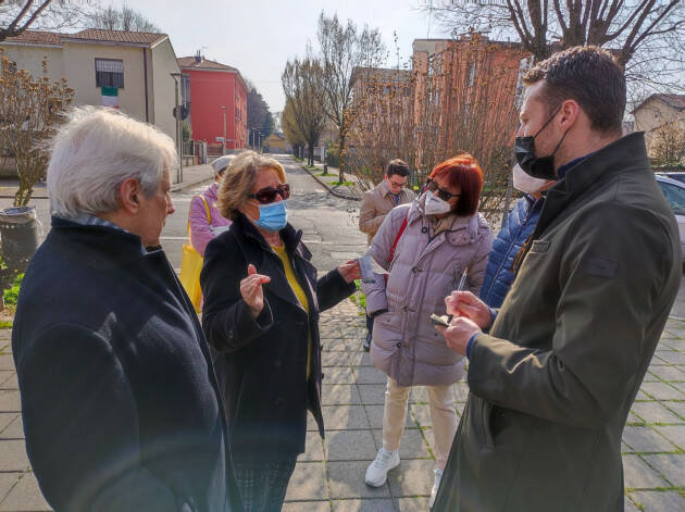 Fabio Bergamaschi icontra i residenti e i commercianti del quartiere di Crema Nuova