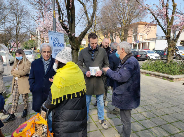 Fabio Bergamaschi icontra i residenti e i commercianti del quartiere di Crema Nuova