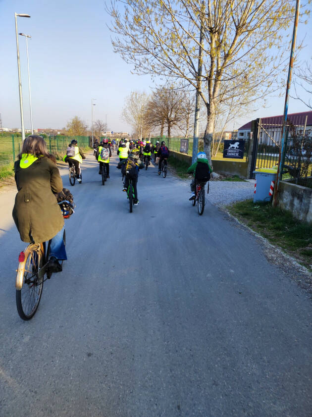 Piacenza:  Tutti a scuola in bici. 