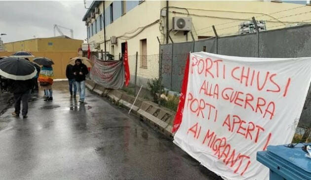 No alle navi della morte e al traffico di armi.