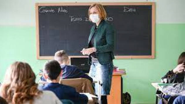 Contagi in diminuzione nelle scuole lombarde
