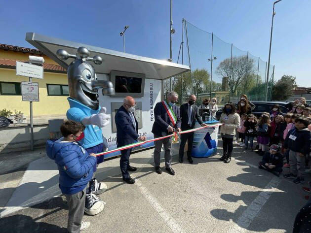 Inaugurata “Fonte il sorriso blu”, la casa dell’acqua a Persico Dosimo