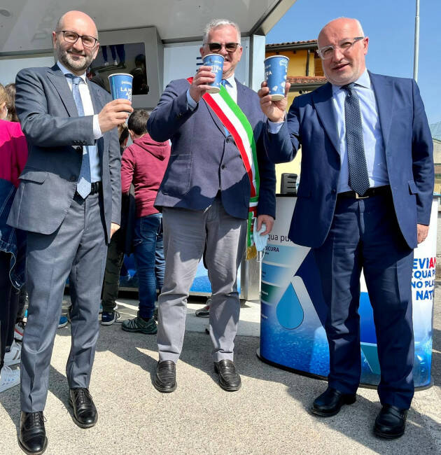 Inaugurata “Fonte il sorriso blu”, la casa dell’acqua a Persico Dosimo