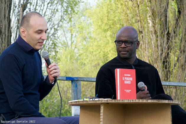 Oltre 200 persone alla presentazione del libro 'Il pensiero bianco' di Lilian Thuram